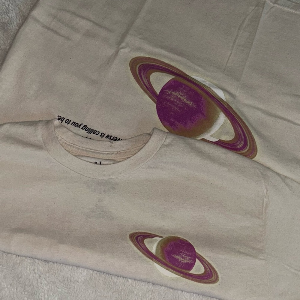 Men's Graphic Tee Saturn Back Print & Bubble Letters